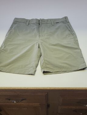 Hurley Men's Light  Flat-Front Chino Shorts